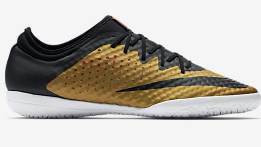 Gear: 10 of the best indoor football trainers