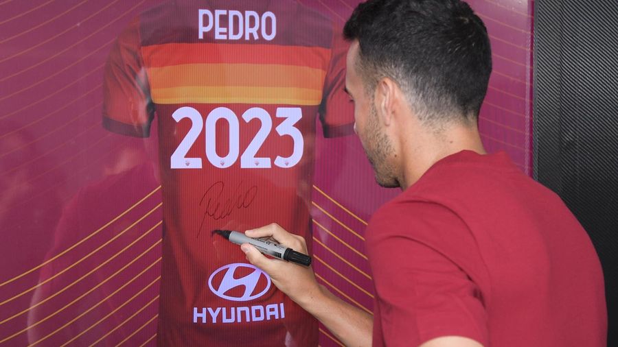 Pedro Roma Pedro's first interview as a Roma player! - AS Roma