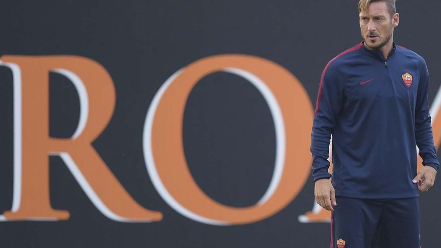 Totti discusses 'dream' career in magazine interview - AS Roma