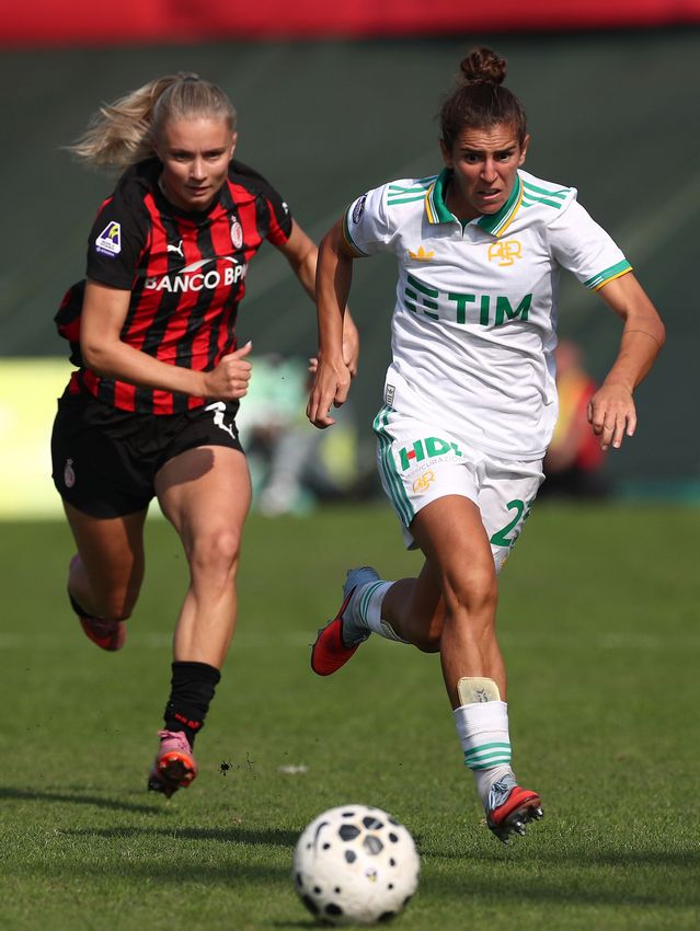 FIORENZUOLA D'ARDA, ITALY - OCTOBER 12: Valentina Bergamaschi of AS Roma in action during Serie A Women match AC Milan and AS Roma at Velodromo Attilio Pavesi on October 12, 2025 in Fiorenzuola d'Arda, Italy. (Photo by AS Roma/AS Roma via Getty Images)