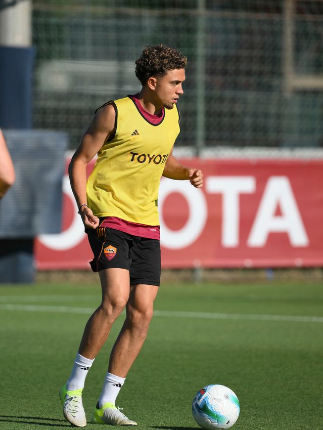 As Roma Gallery Image - Gallery: le immagini più belle del primo allenamento in giallorosso di Neil El Aynaoui ed Evan Ferguson 
