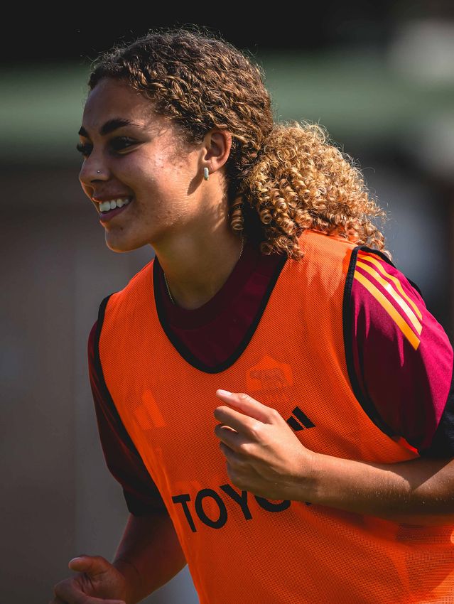 As Roma Gallery Image - gallery rifinitura Femminile