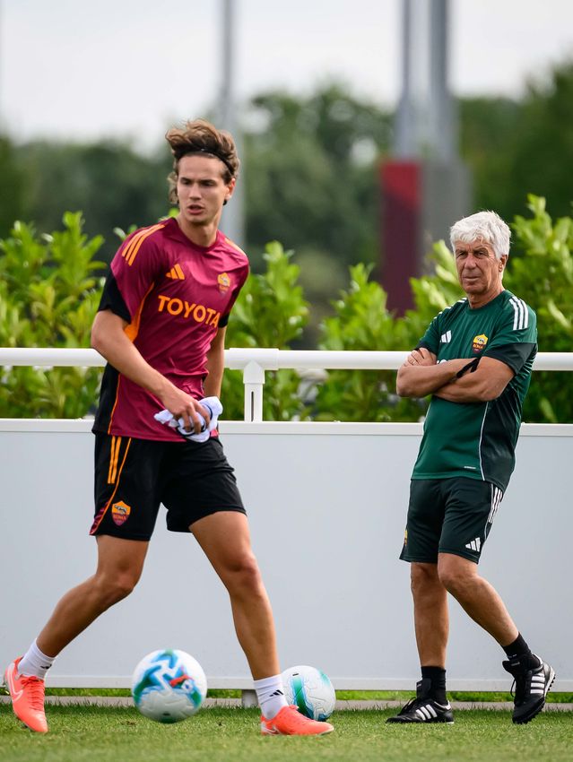 As Roma Gallery Image - Gallery Inghilterra primo giorno