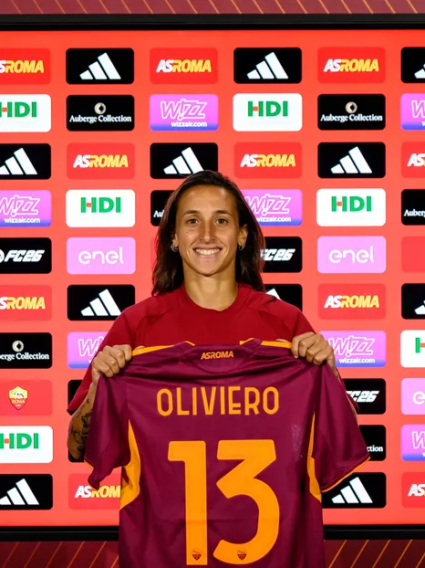  Elisabetta Oliviero signs for Roma 