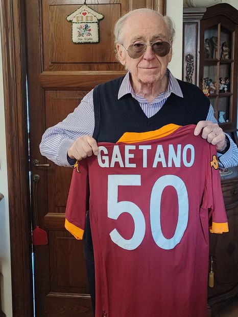 Sessant'anni di abbonamenti alla Roma: l'incredibile testimonianza d'amore di un nostro tifoso
