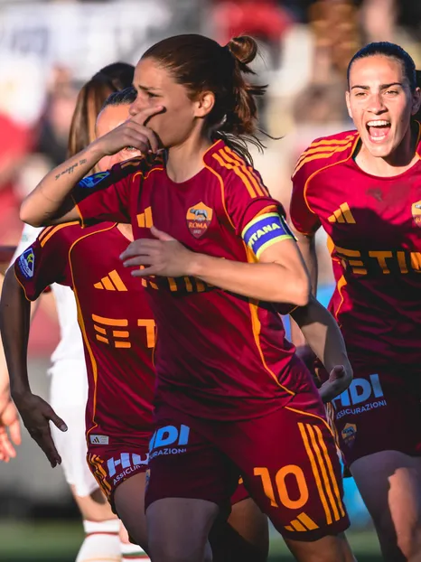 WINN3R! La Roma batte 2-0 la Ternana e conquista lo Scudetto!