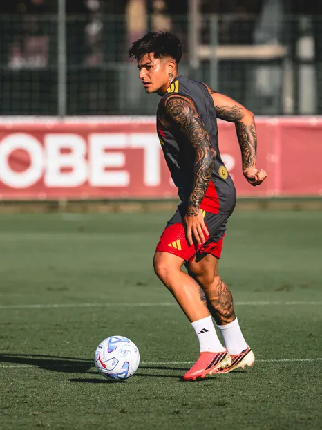  The Giallorossi squad for the training camp in Wales 