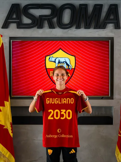  Manuela Giugliano pens new deal until 2030! 
