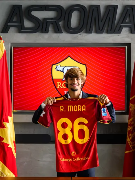  Rodrigo Mora joins Roma 