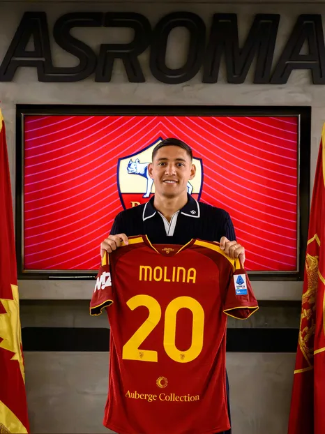  Nahuel Molina is a Roma player! 