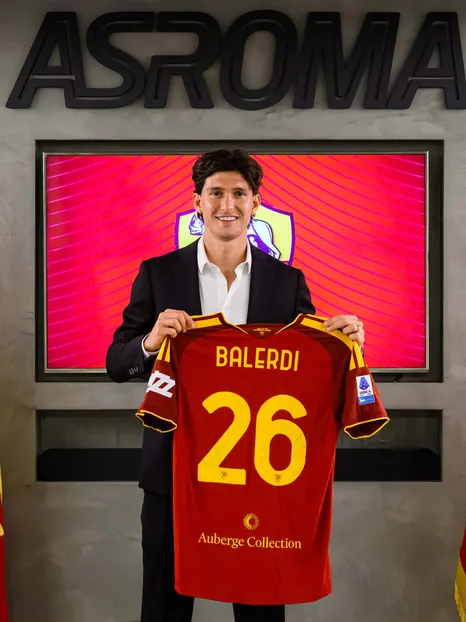  Leonardo Balerdi is a Giallorossi player! 