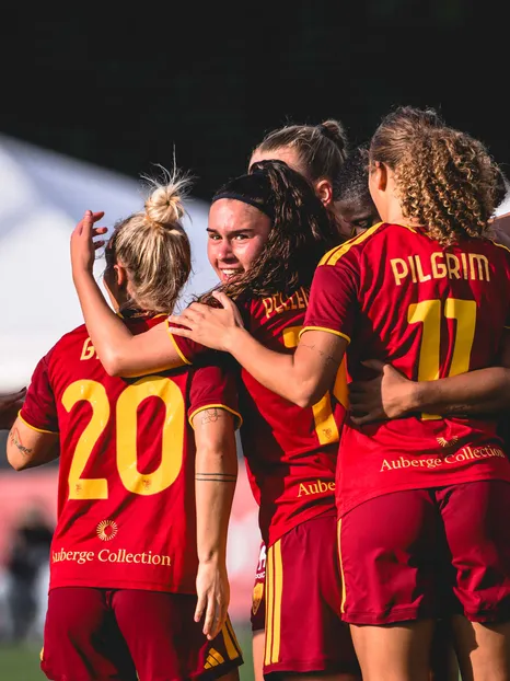  E sono tre in campionato: la Roma batte 4-2 il Milan al Tre Fontane 