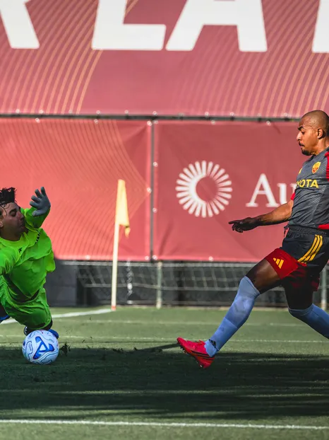  The gallery of the friendly test against Trastevere 