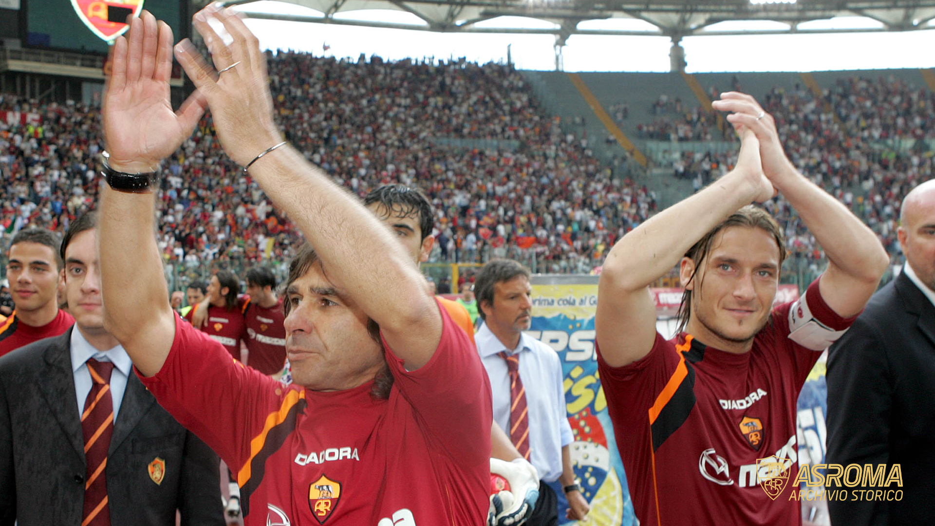 Conti e Totti dopo Roma-Chievo del 2005, ultima giornata di Serie A (AS Roma)