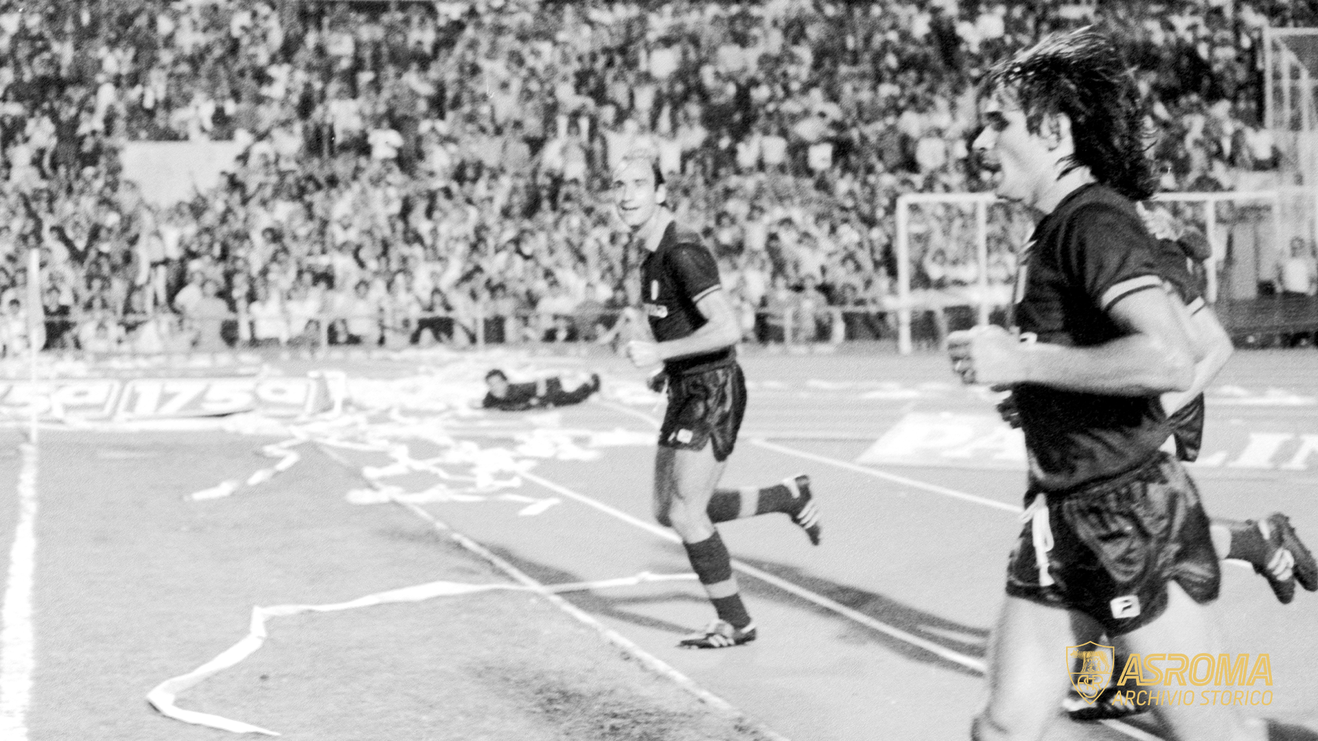 Conti in Roma-Goteborg del 1984, sullo sfondo Graziani (AS Roma/DuFoto)