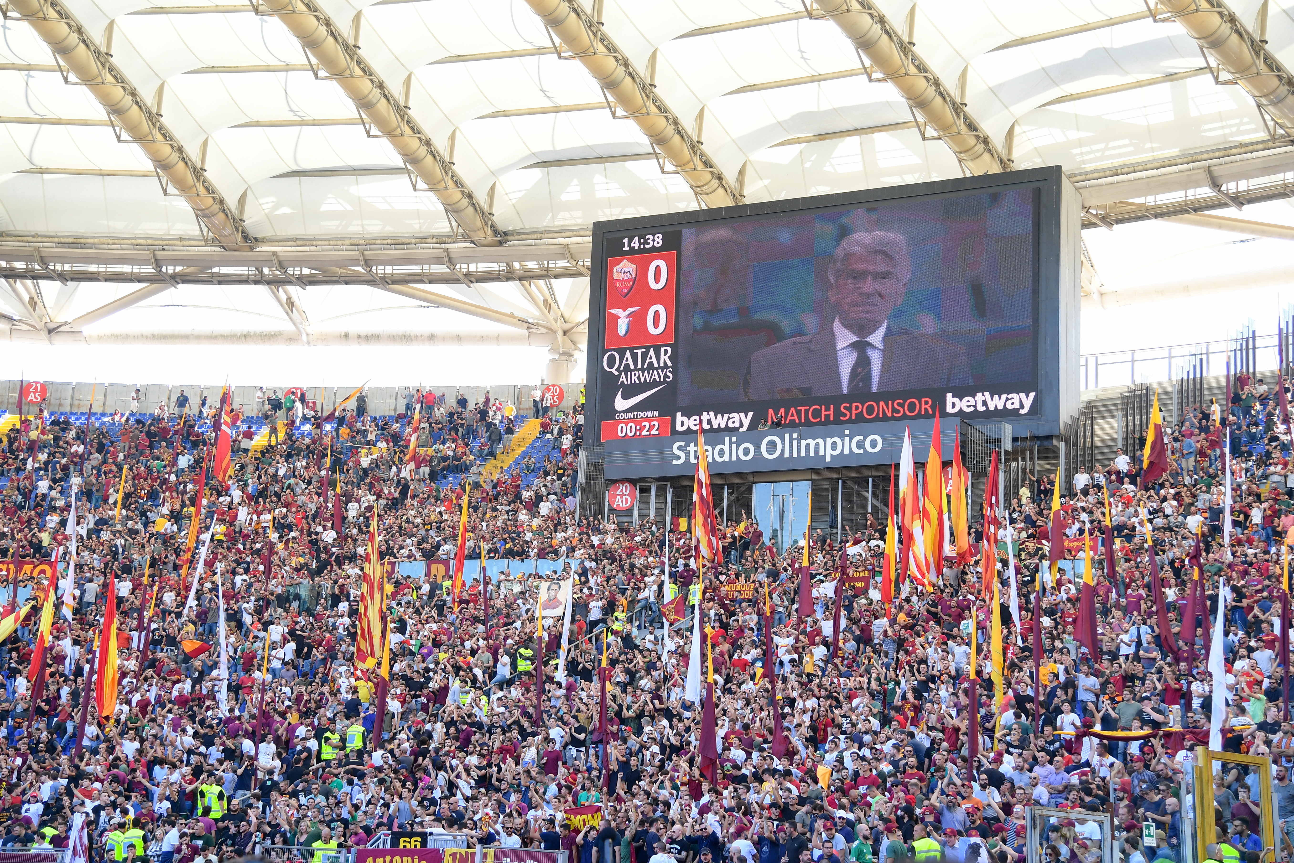 Luciano Tessari assiste al derby vinto dalla Roma il 29 settembre 2018, giorno dei suoi 90 anni 