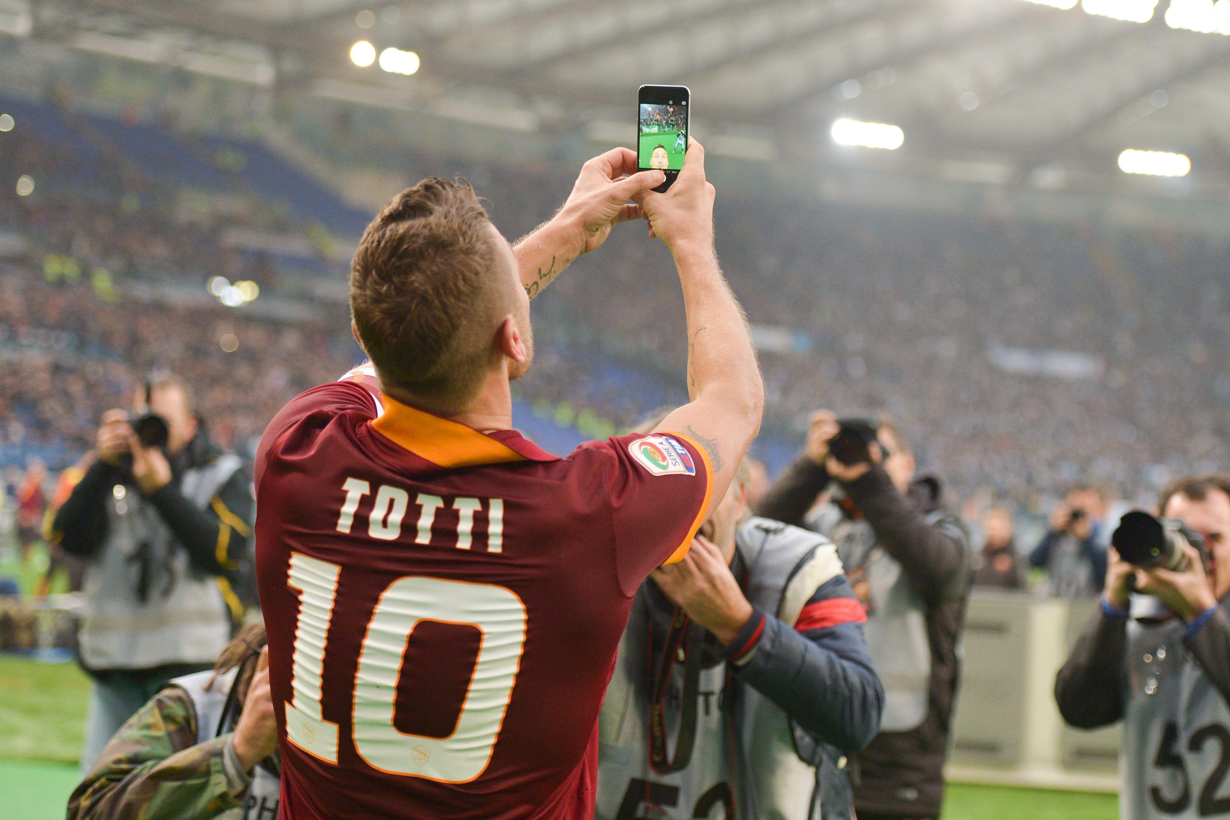 Witness History In The Making: Evan Ferguson'S Historic 4 Goal Roma Debut! - gf7j6nu