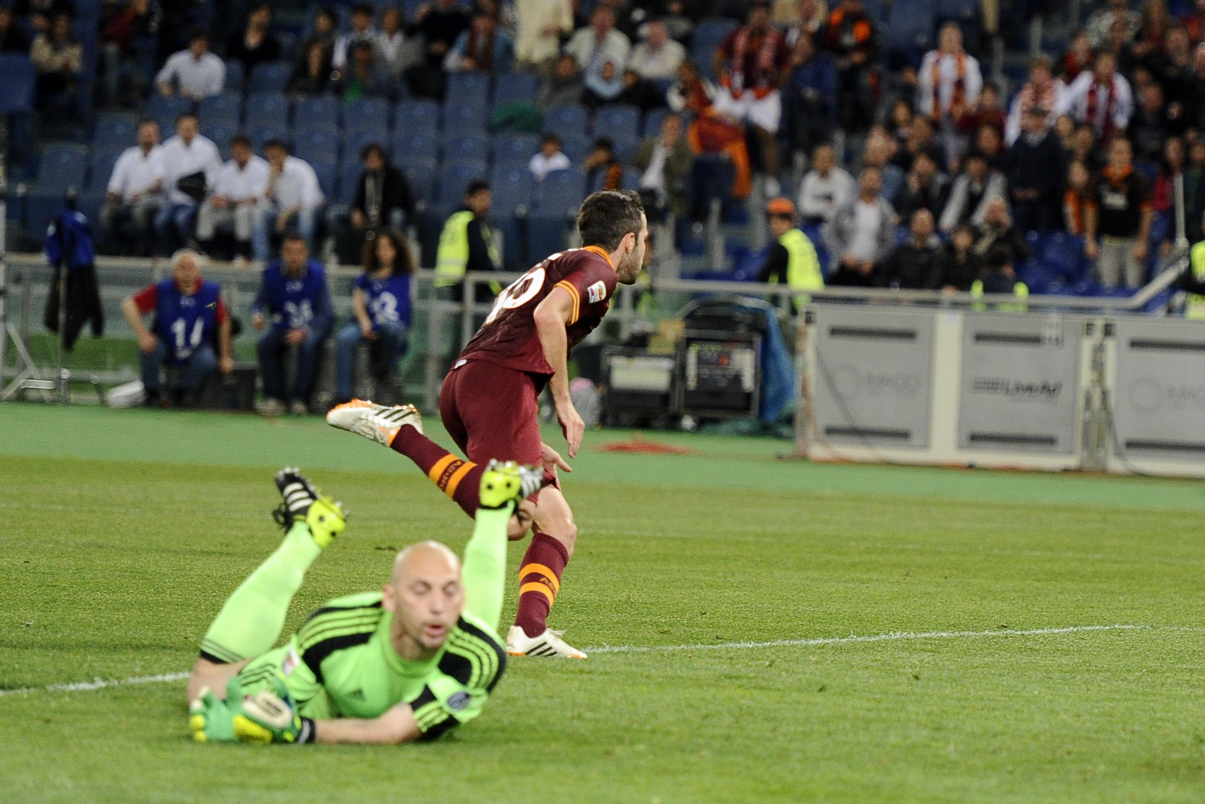 L'esultanza di Pjanic dopo il gol