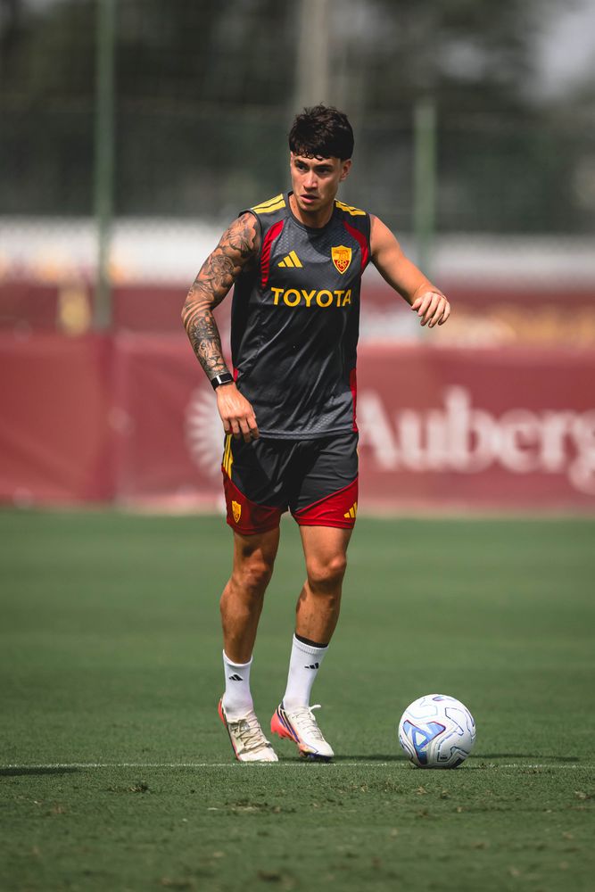 As Roma Gallery Image - Gallery allenamento venerdì 28