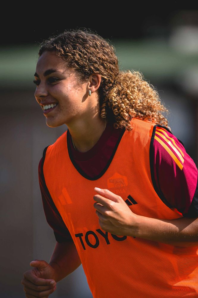 As Roma Gallery Image - gallery rifinitura Femminile