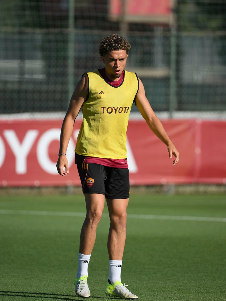 As Roma Gallery Image - Gallery: le immagini più belle del primo allenamento in giallorosso di Neil El Aynaoui ed Evan Ferguson 