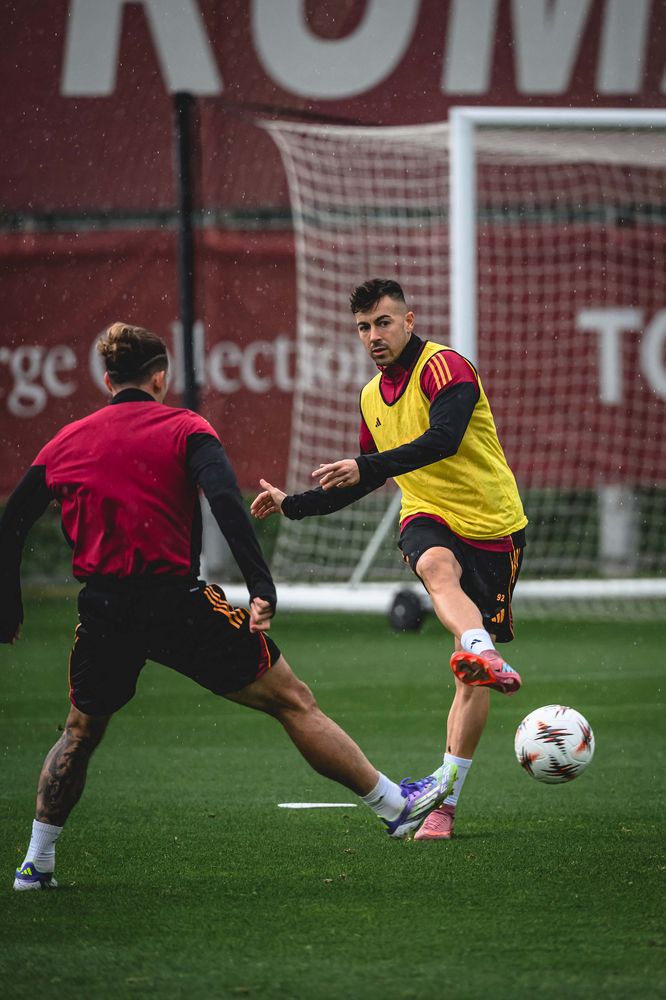 As Roma Gallery Image - Gallery allenamento lunedì 24