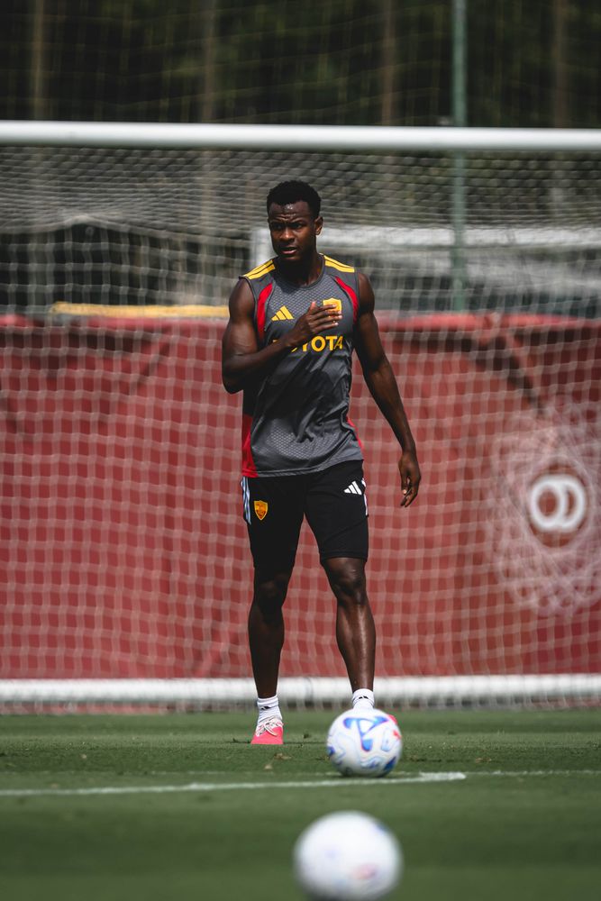 As Roma Gallery Image - Gallery allenamento venerdì 28