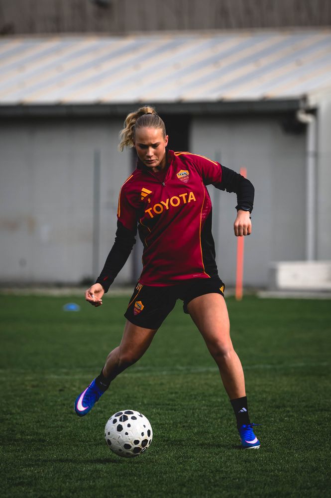 As Roma Gallery Image - Training Women