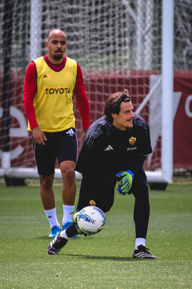 As Roma Gallery Image - Gallery: allenamento venerdì 14