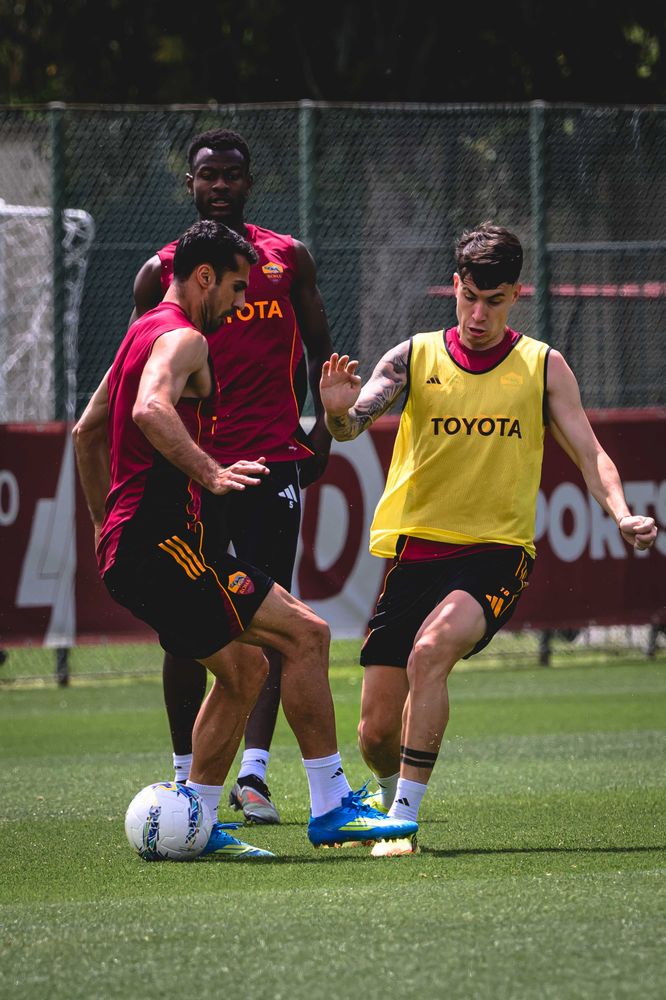 As Roma Gallery Image - Gallery: allenamento venerdì 14