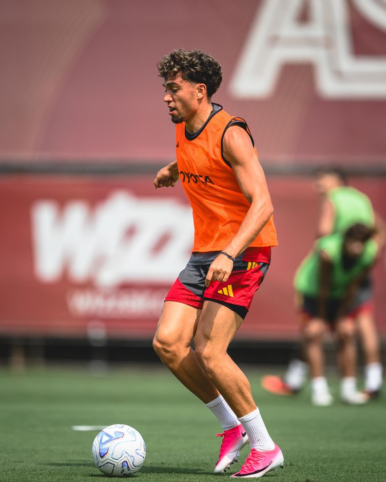 As Roma Gallery Image - Gallery allenamento venerdì 28