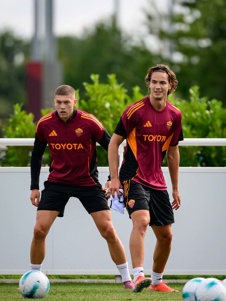As Roma Gallery Image - Gallery Inghilterra primo giorno