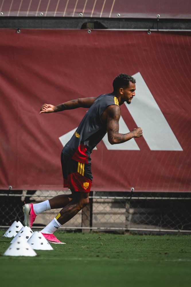 As Roma Gallery Image - Gallery allenamento venerdì 28