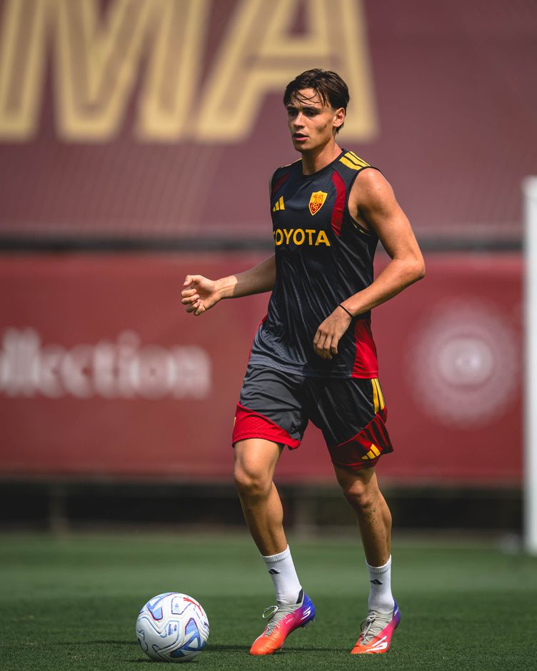 As Roma Gallery Image - Gallery allenamento venerdì 28