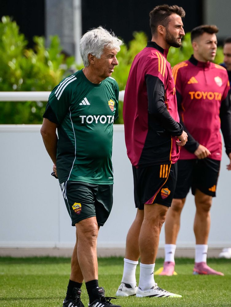 As Roma Gallery Image - Gallery Inghilterra primo giorno