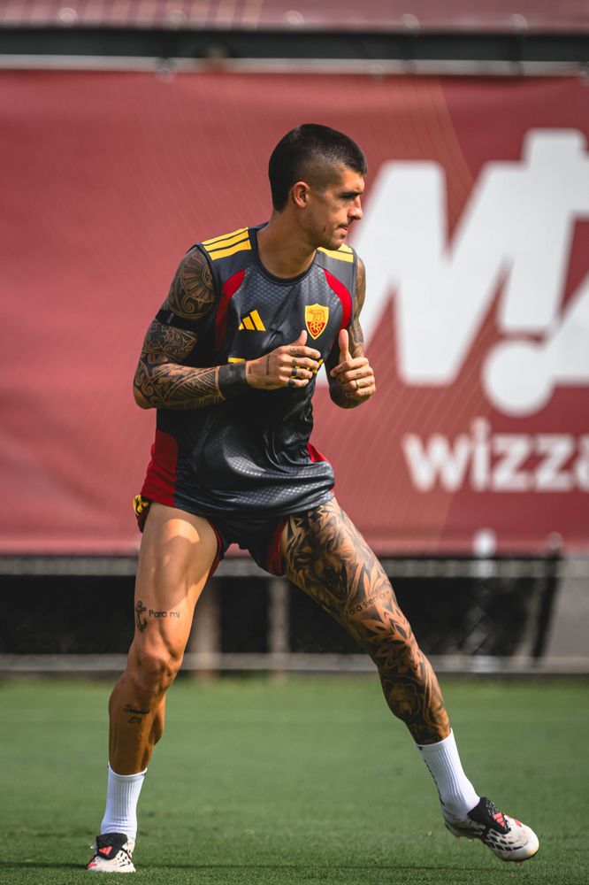 As Roma Gallery Image - Gallery allenamento venerdì 28