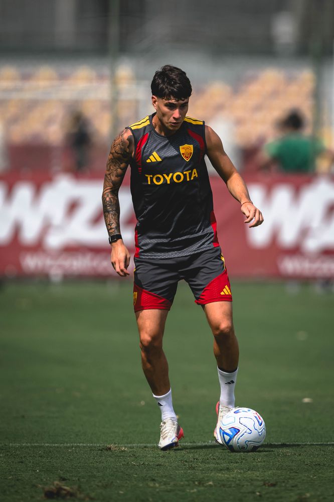 As Roma Gallery Image - Gallery allenamento venerdì 28