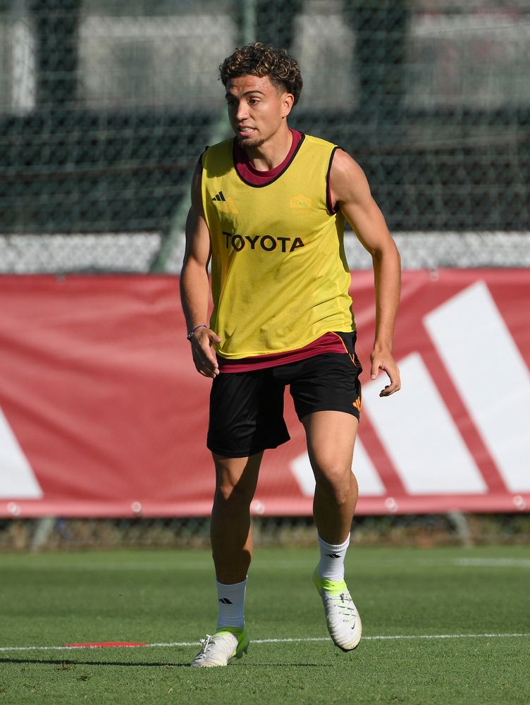 As Roma Gallery Image - Gallery: le immagini più belle del primo allenamento in giallorosso di Neil El Aynaoui ed Evan Ferguson 